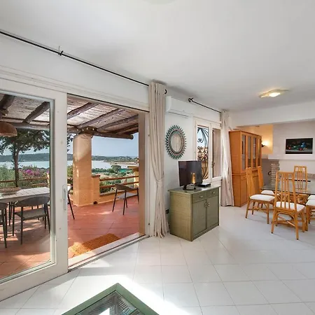 Sara Βίλα Villasimius